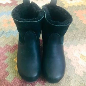 No 6 super pull on shearling clog booties